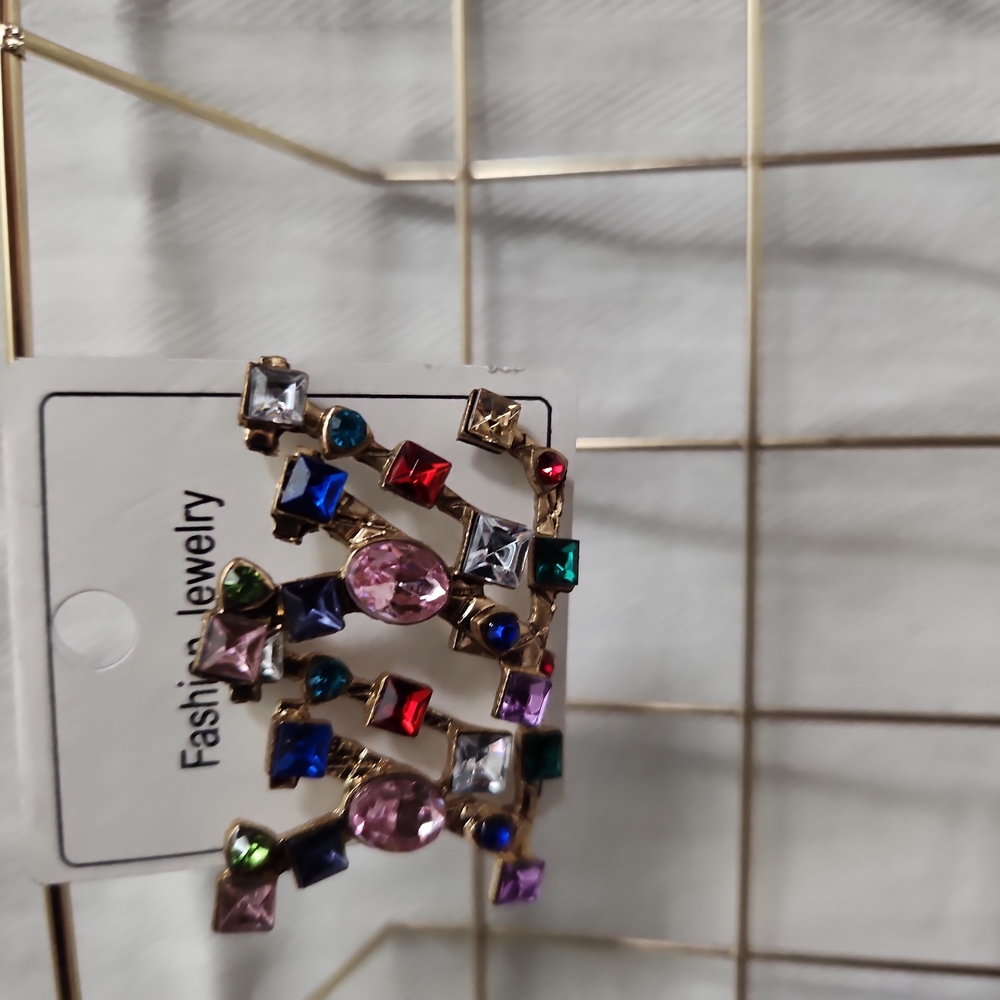 Luxurious earrings.